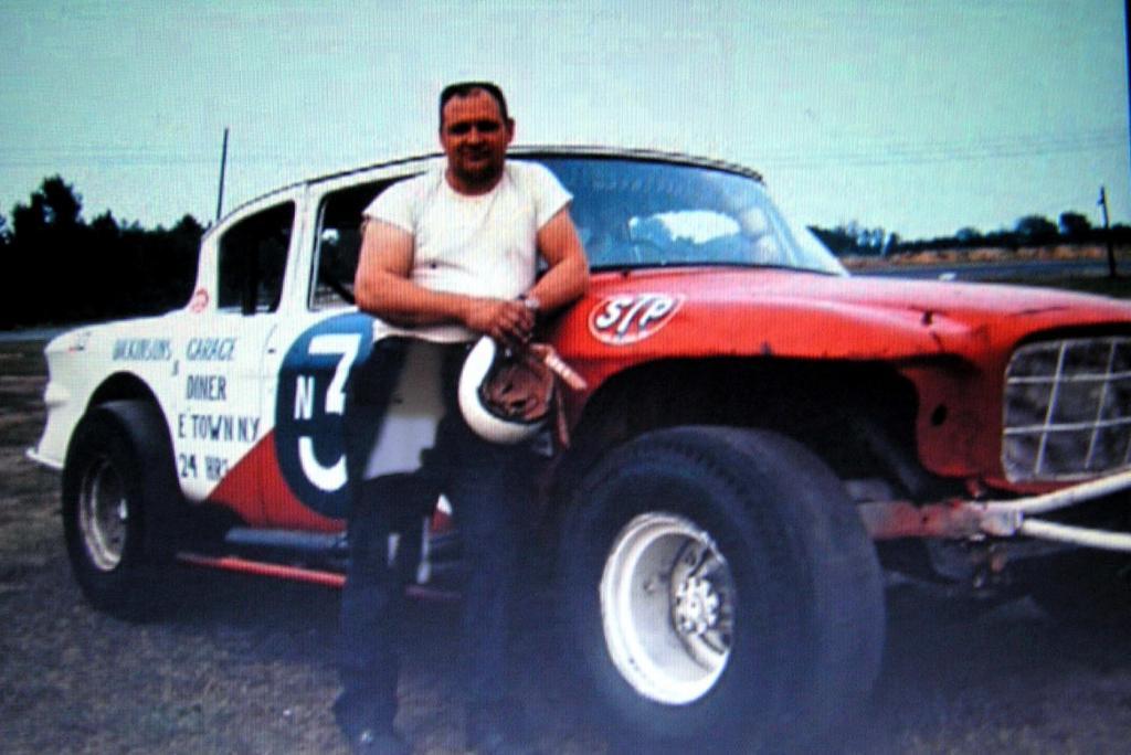 Click image for larger version

Name:	Burl_StudebakerLark3NY_POse_Mackey_Watts.jpg
Views:	1
Size:	81.9 KB
ID:	1713886