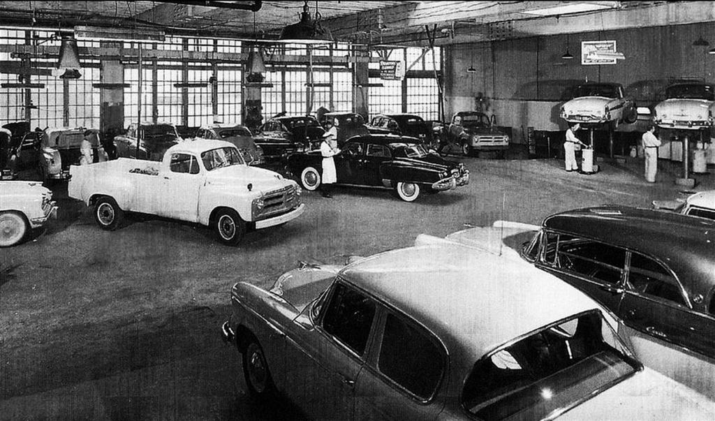 Click image for larger version  Name:	1955 at the Studebaker Dealership Service Area.jpg Views:	0 Size:	139.6 KB ID:	1883917