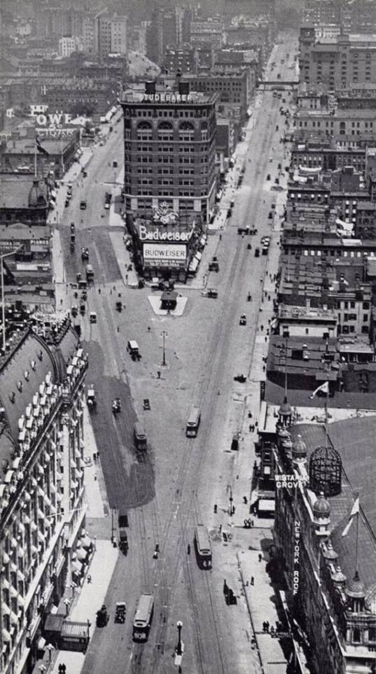 Click image for larger version

Name:	TimesSquare1905.jpg
Views:	32
Size:	115.0 KB
ID:	2069457